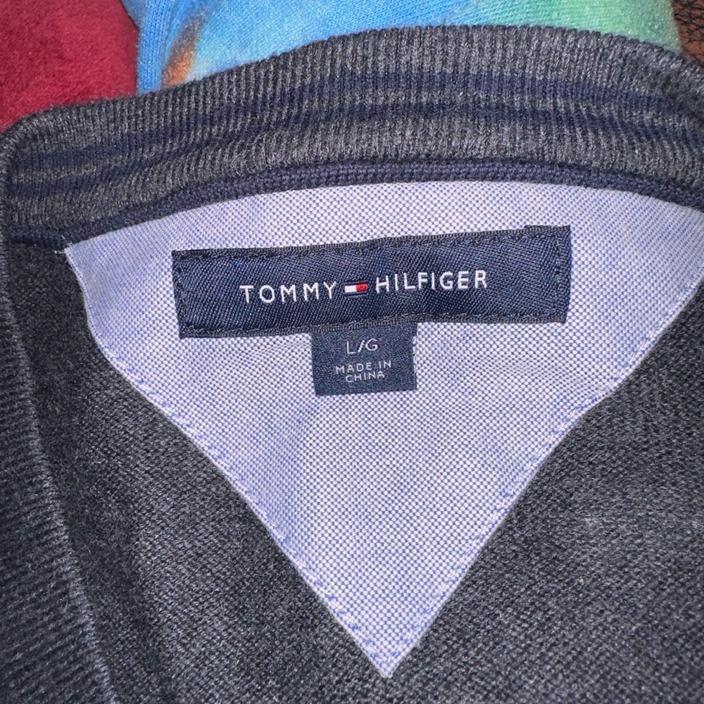 Tommy Hilfiger men large like new pet free smoky free home